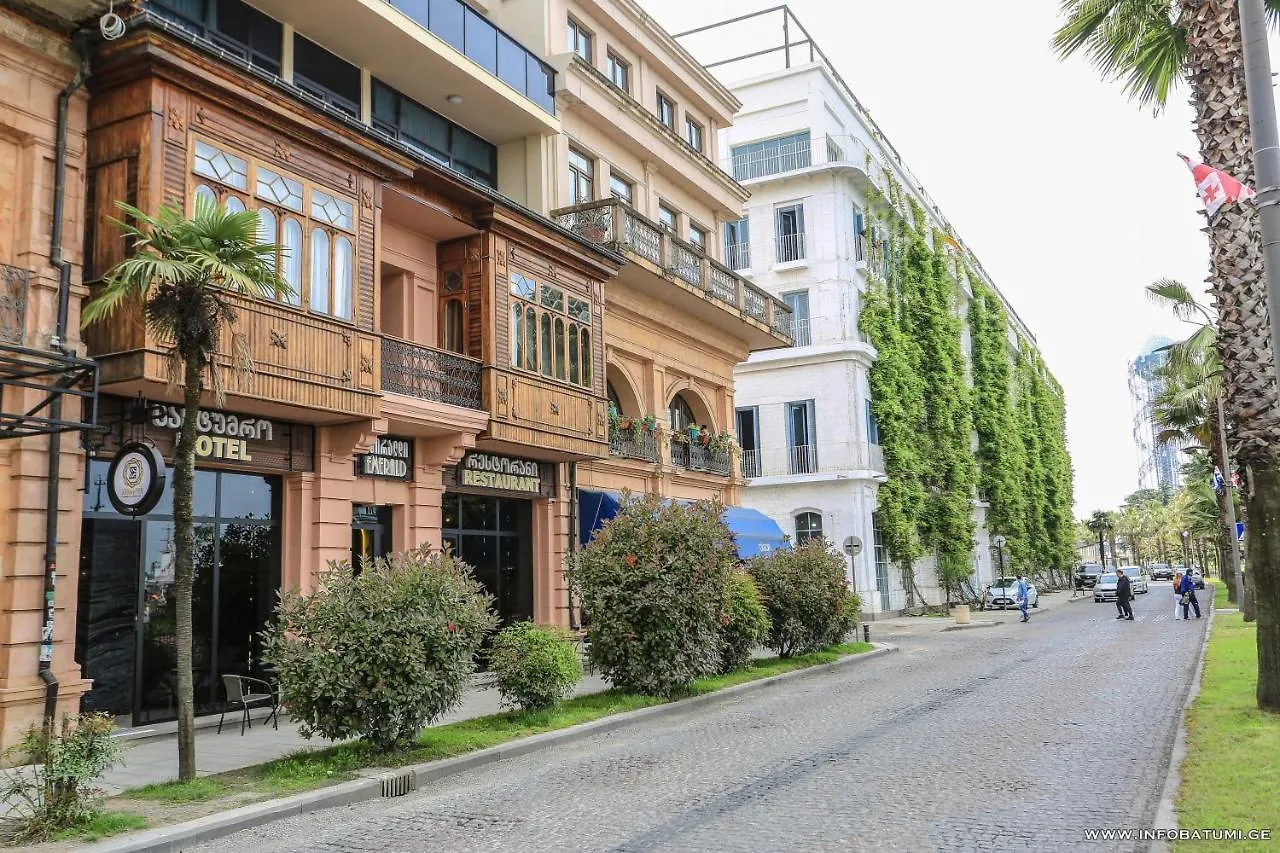 Emerald Hotel Батуми