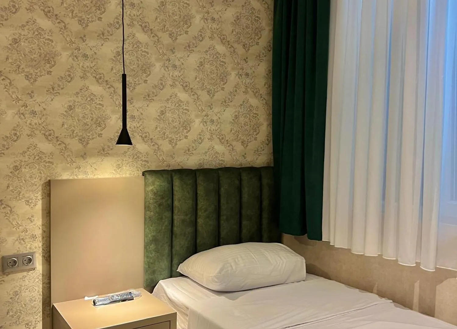 Emerald Hotel Батуми