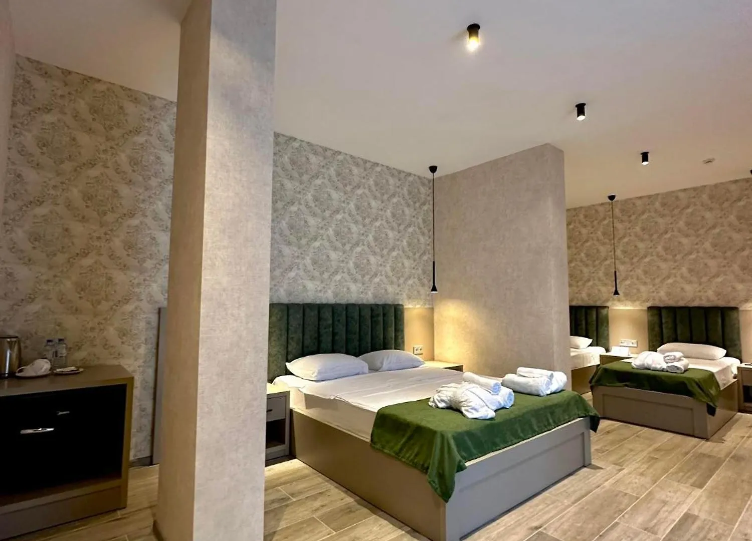 Emerald Hotel Батуми