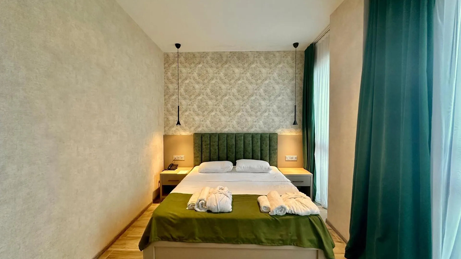 ***  Emerald Hotel Батуми Грузия