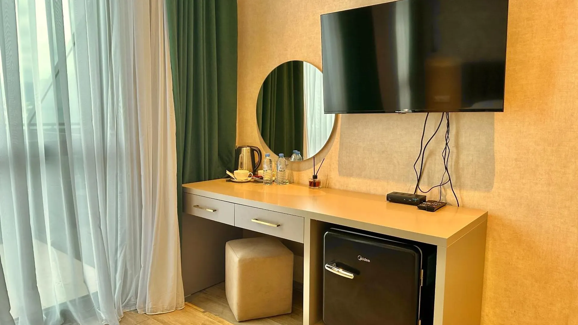 Emerald Hotel Батуми