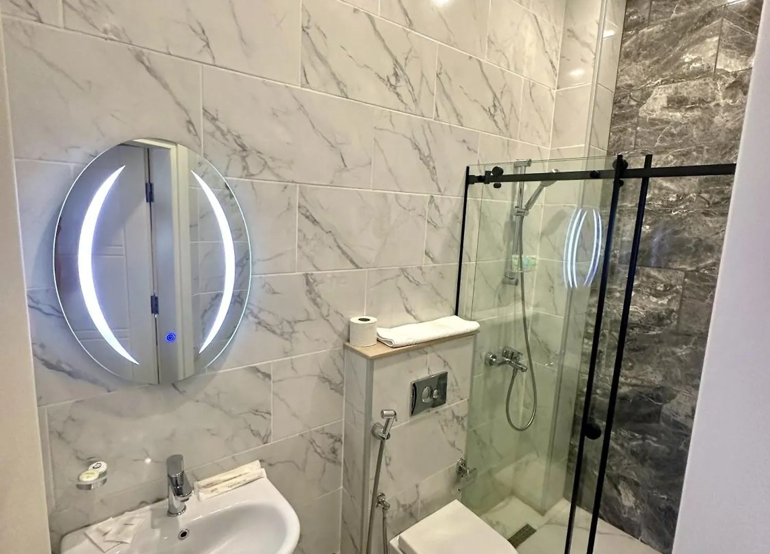Emerald Hotel Батуми